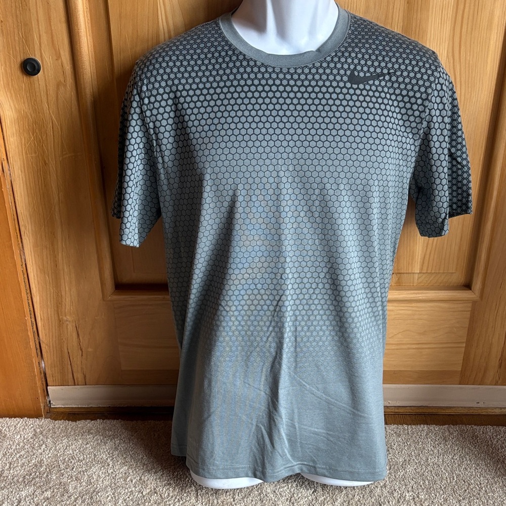 NWOT Nike Dri-Fit Gray Shirt Size Medium